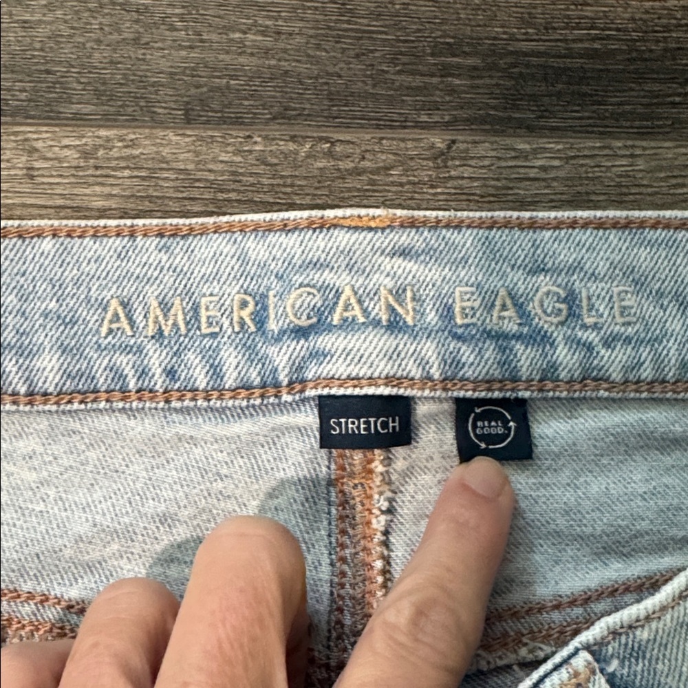 America Eagle Distressed Stretch Super High Rise Ankle Straight Jeans Size 0 - Picture 3 of 8
